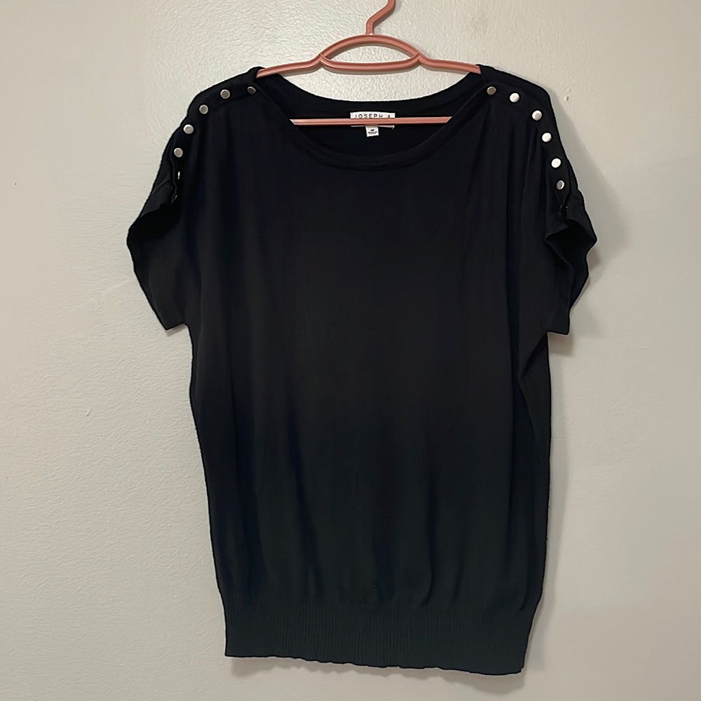 Joseph A. Nice short sleeve sweater.sz medium